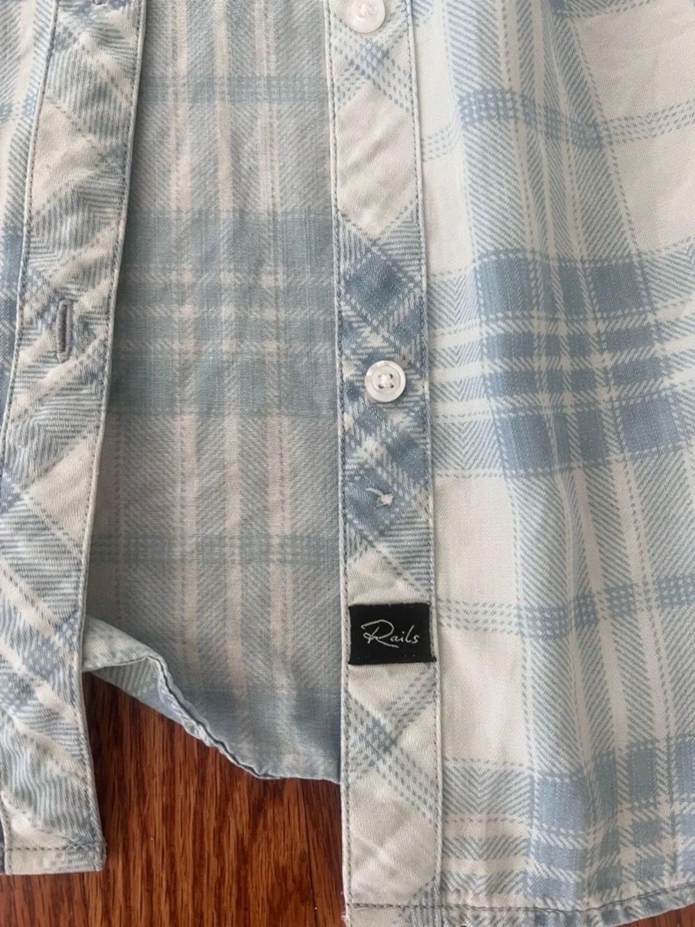 Rails button down - Picture 2 of 5